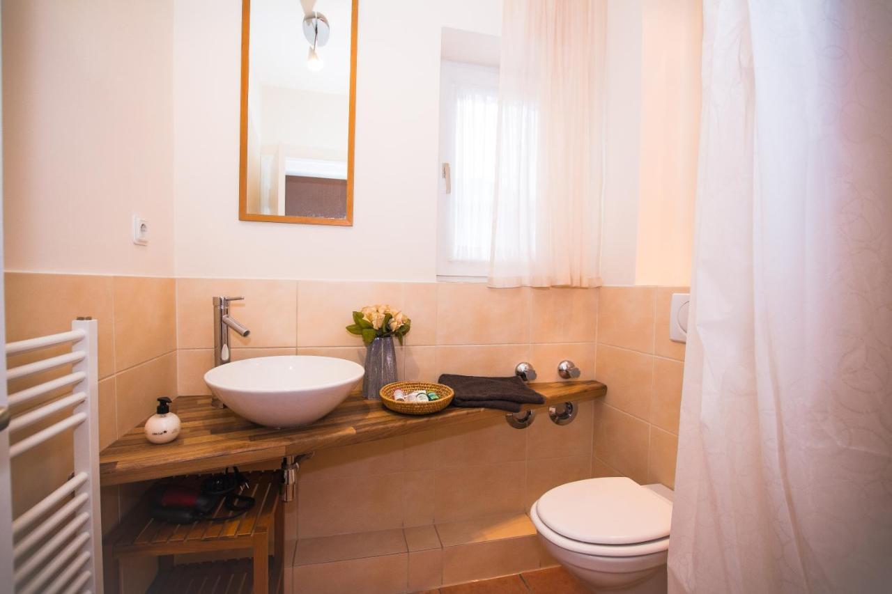 Studio-Apartments & Moeblierte Wohnungen Fuer Monteure Zentral In มึลไฮม์ อันแดร์ รัวร์ ภายนอก รูปภาพ