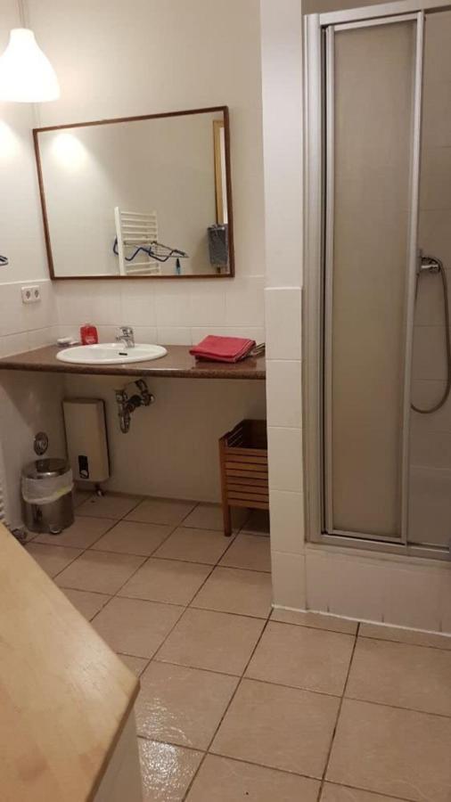 Studio-Apartments & Moeblierte Wohnungen Fuer Monteure Zentral In มึลไฮม์ อันแดร์ รัวร์ ภายนอก รูปภาพ
