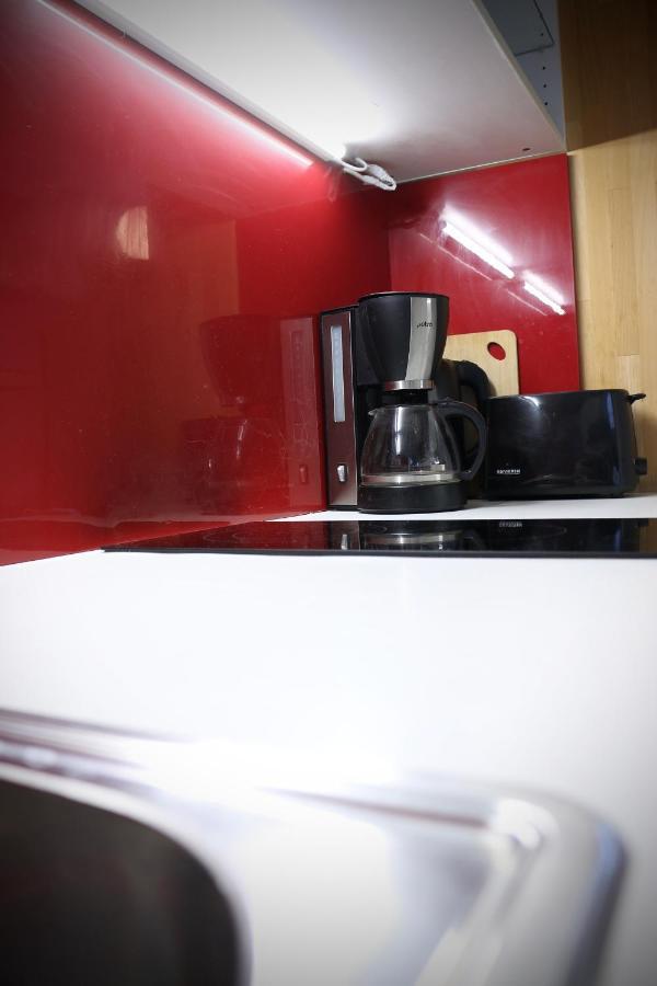 Studio-Apartments & Moeblierte Wohnungen Fuer Monteure Zentral In มึลไฮม์ อันแดร์ รัวร์ ภายนอก รูปภาพ