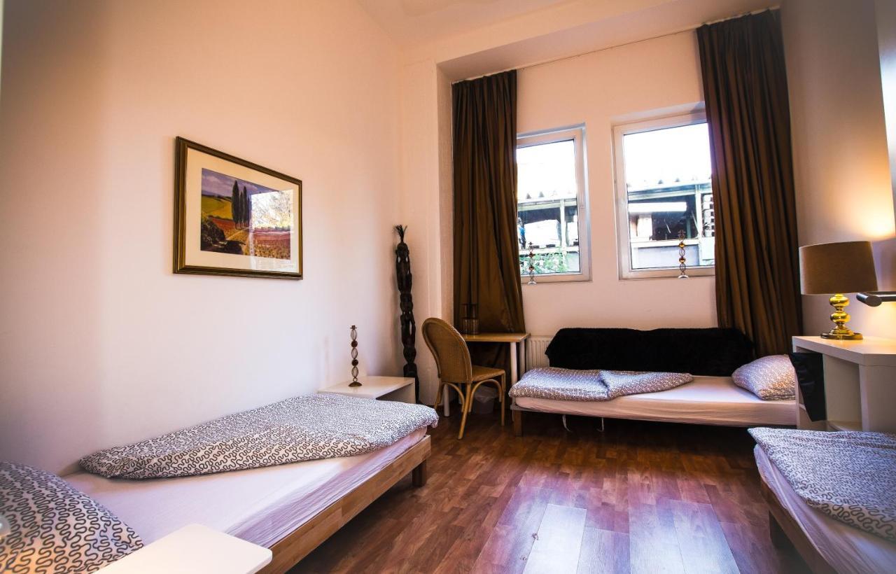 Studio-Apartments & Moeblierte Wohnungen Fuer Monteure Zentral In มึลไฮม์ อันแดร์ รัวร์ ภายนอก รูปภาพ